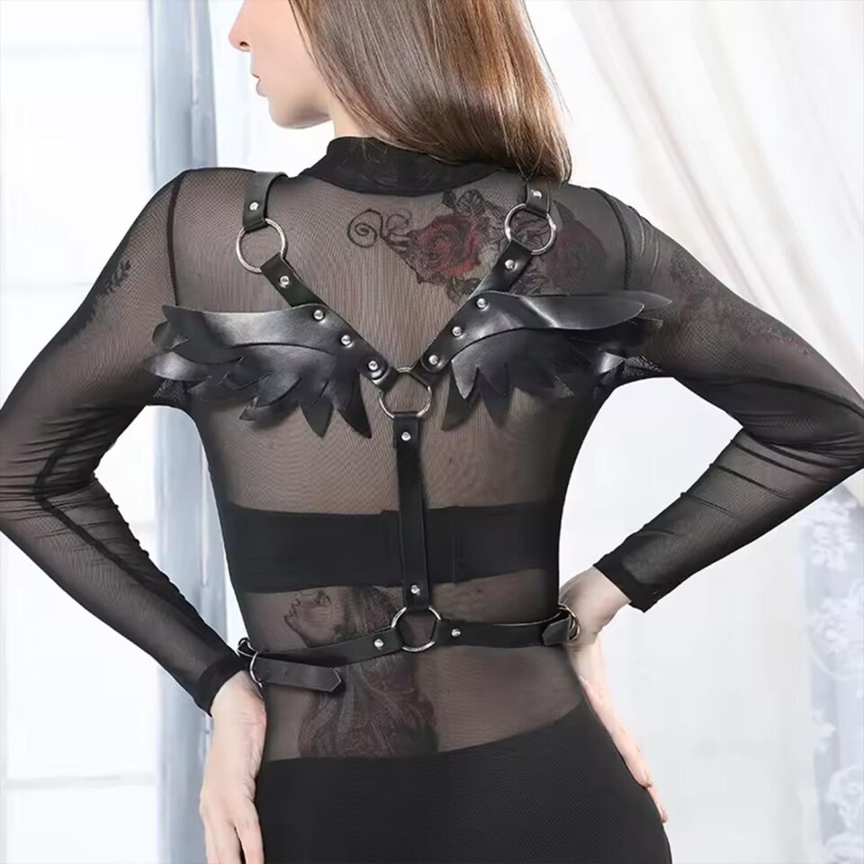 Kanat Tasarımlı Deri Harness Gövde Aksesuarı Siyah